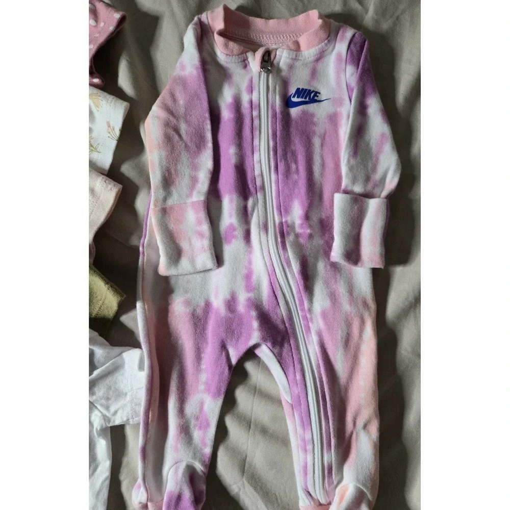 Nike and Cloud Island Baby Girl Newborn Bodysuit and Sleeper Bundle 6 Piece‎ Lot - Picture 2 of 7